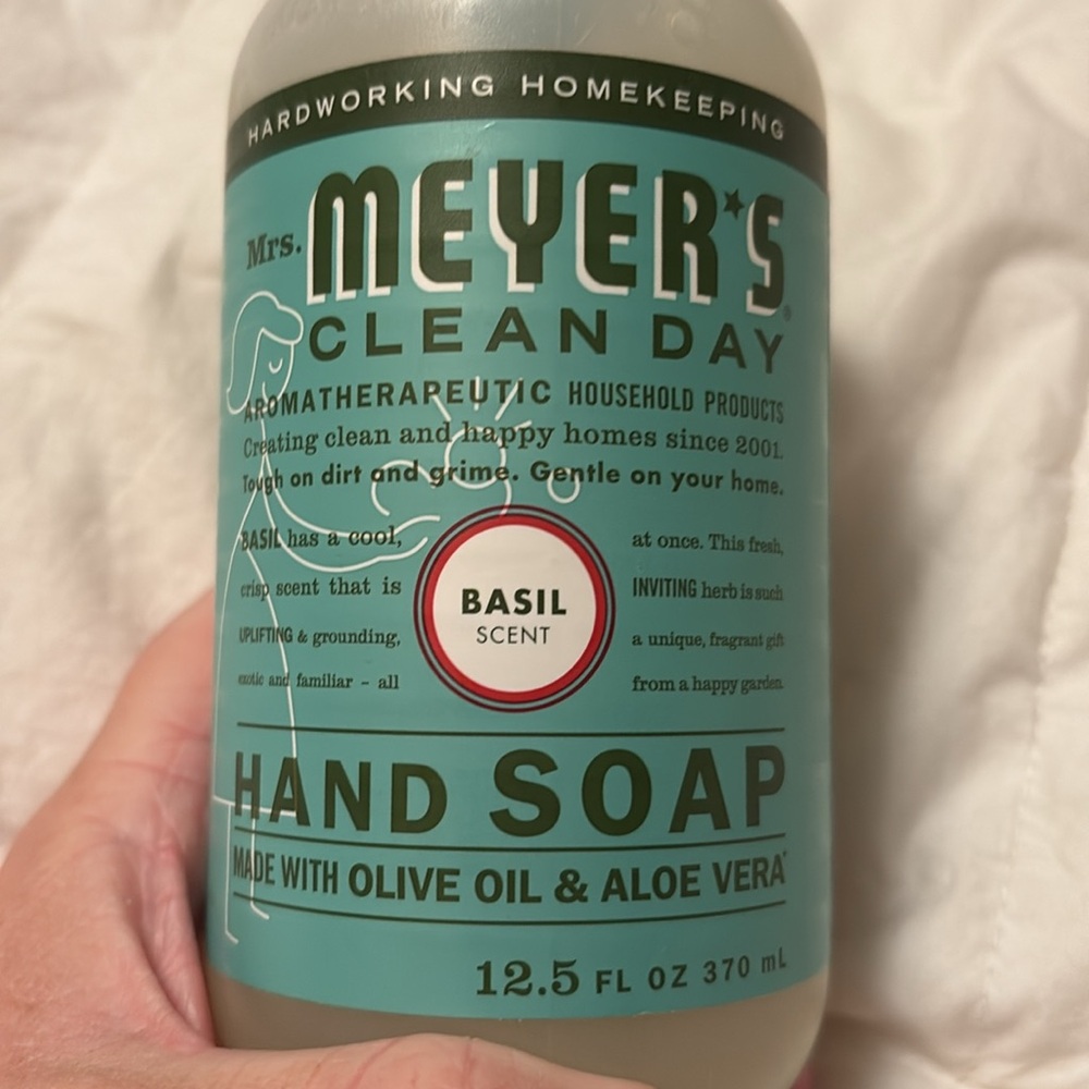 Clean Day Basil Hand Soap - Picture 2 of 6